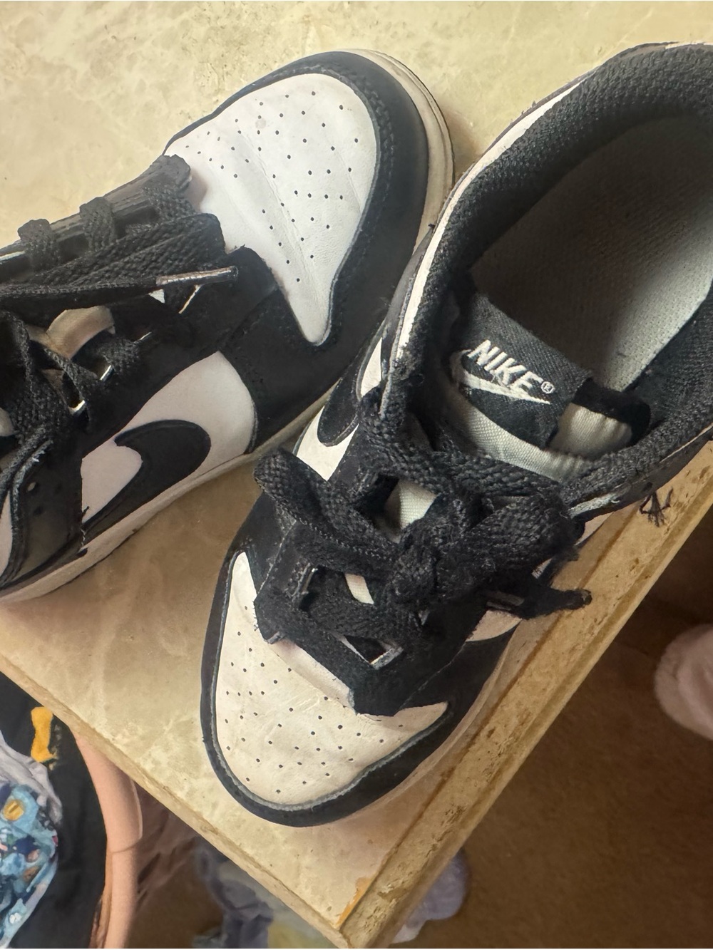 Nike Kids Black and White Low-Top Sneakers - Picture 3 of 5